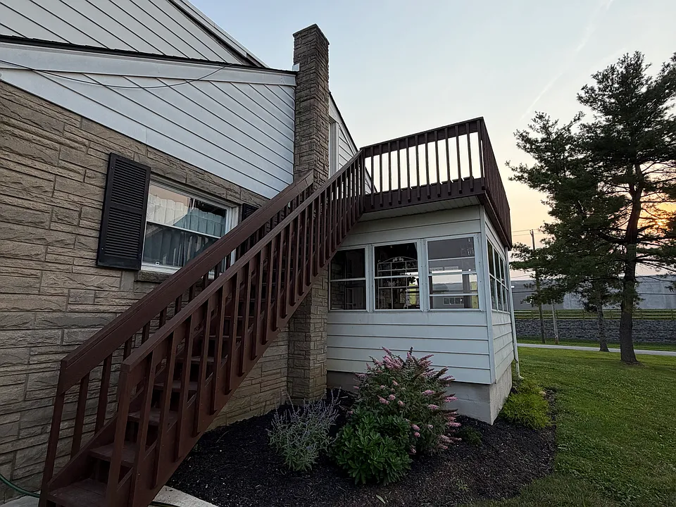 84 Hershey Ln