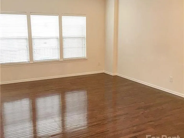 7749 Jackson Pond Dr — Photo 4