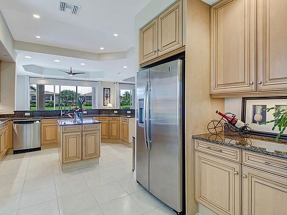 5th image of 522 Avellino Isles Cir APT 5101