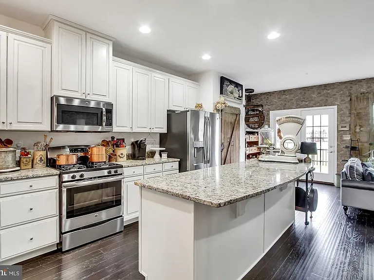 927 Brechin Ln — Photo 9