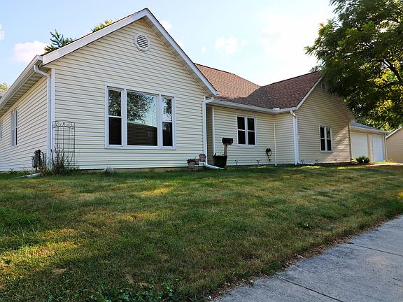 2nd image of 617 Warren Ave
