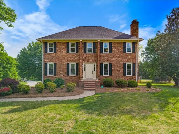 5008 Peppertree Rd, Clemmons, NC 27012