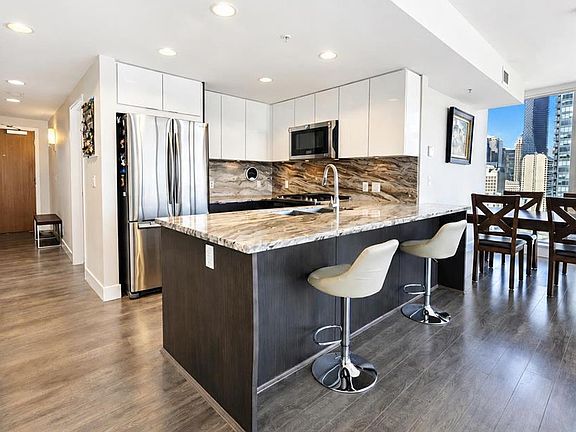 4th image of 510 S 6th Ave SE #1702