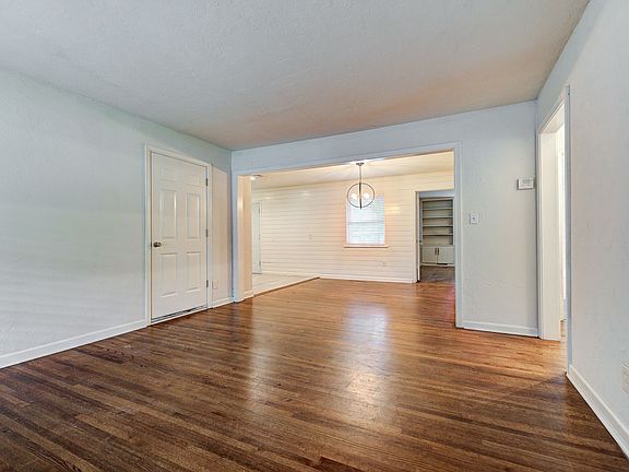 5th image of 1723 Churchill Way