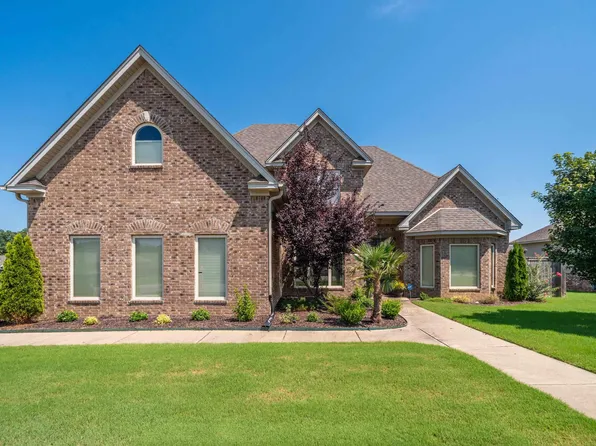 2810 Silverton Dr, Benton, AR 72019