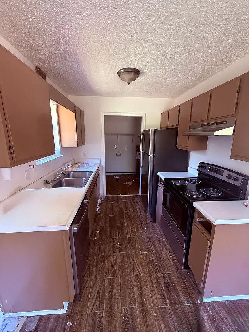Renovated 3 bedroom 2 bath house — Photo 3