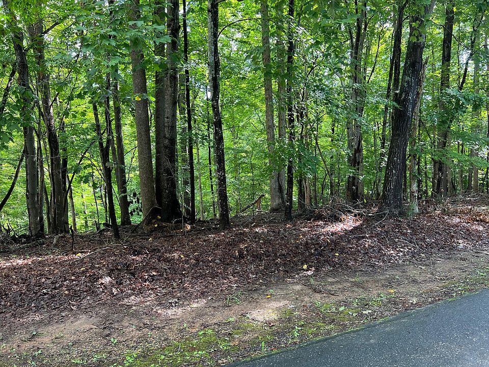 1st image of 19 Leeward Dr