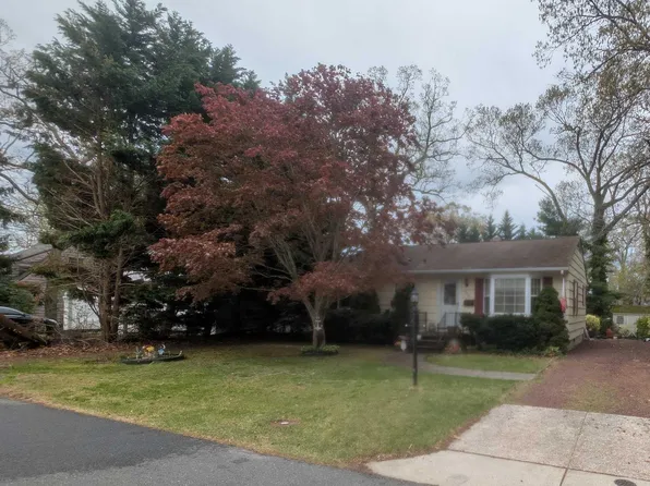 305 W Edgewood Ave, Linwood, NJ 08221