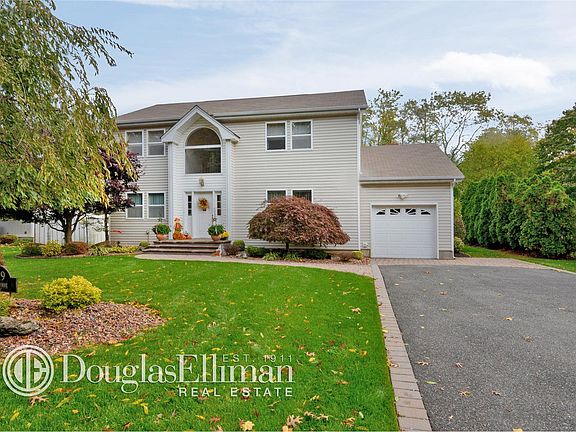 2nd image of 2319 Pine Ave