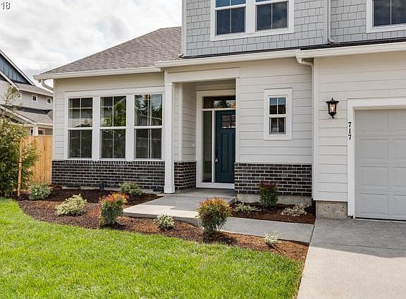 2nd image of 717 SE 46th Ct Lot 2