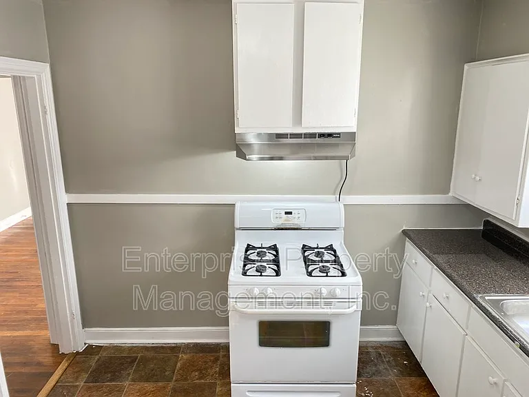 599 Houston St — Photo 8