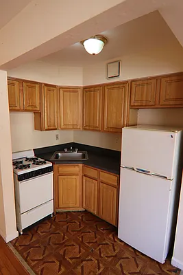 Rented by PMG Real Estate  | media 25