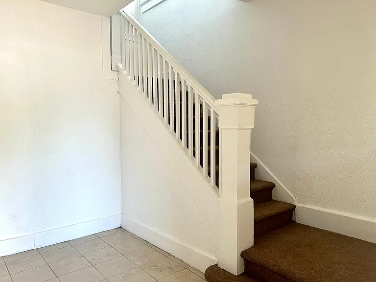 931 Newton Ave S #2 — Photo 4