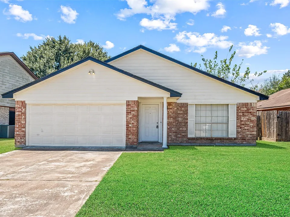 1022 Sierra Shadows Dr