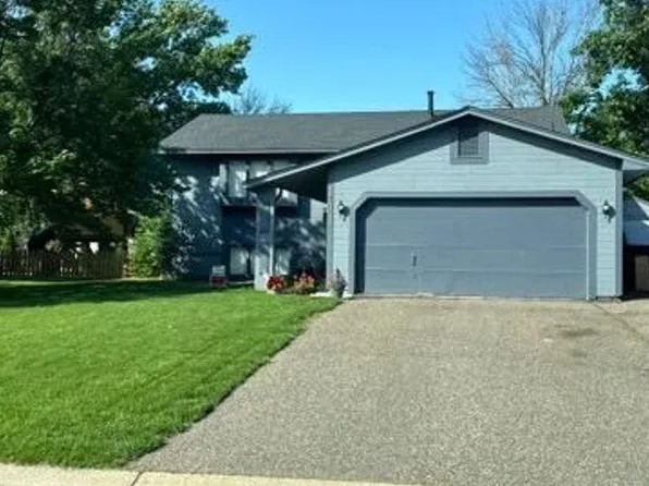 1008 Kettle Creek Rd, Eagan, MN 55123