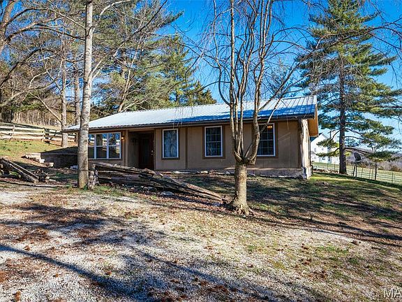 4th image of 2104 Grand Army Rd