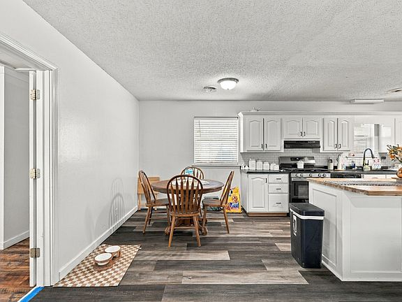 5th image of 501 E St SE
