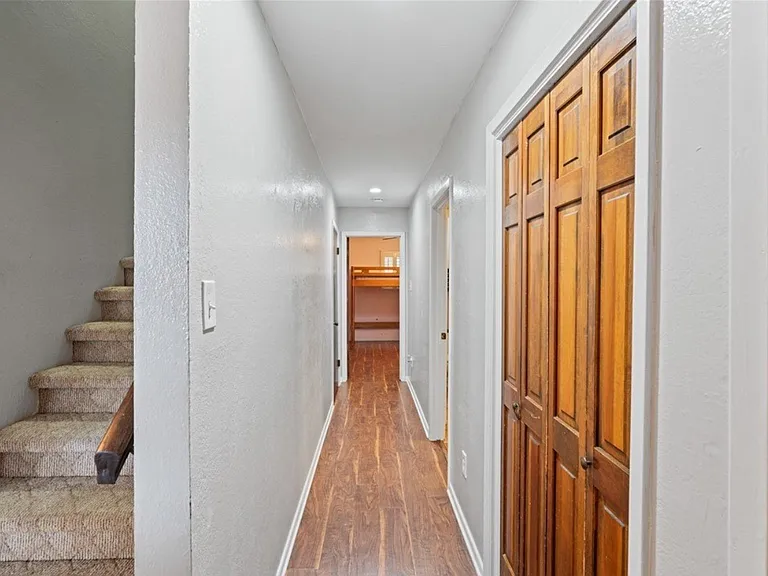 9313 Evening Star Ln — Photo 22