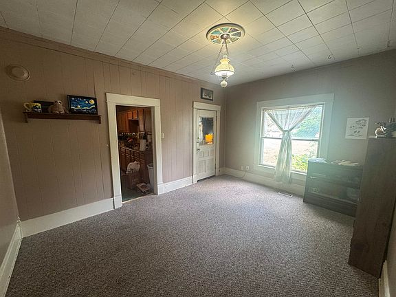 3rd image of 618 E 9th Ave