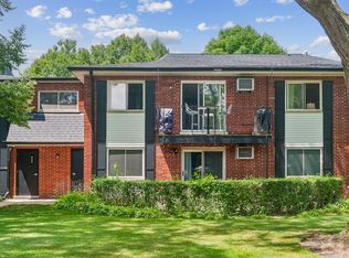 2434 E Brandenberry Ct APT 2A, Arlington Heights, IL 60004