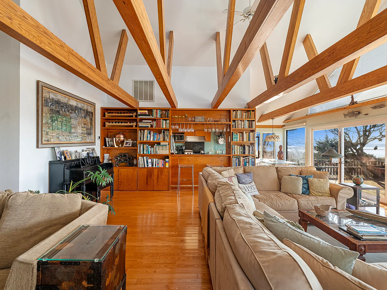 East Hampton Harbor Front Rental with Private Dock & Heated Pool — Photo 4