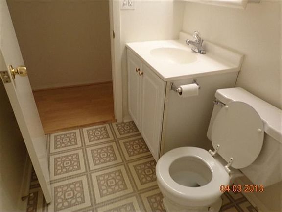 4th image of 1894 Huntington Blvd APT D