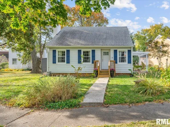 34 Walnut Ct, Springfield, IL 62704