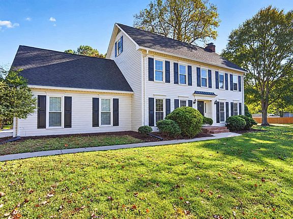3rd image of 113 Yorkshire Ct