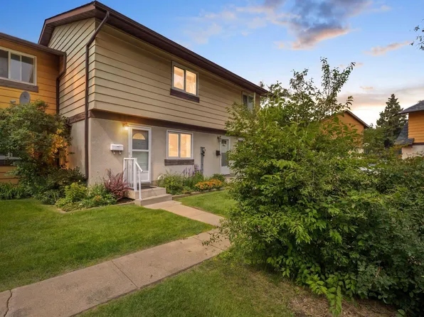 152 Woodstock NW, Edmonton, AB T5T 0H6
