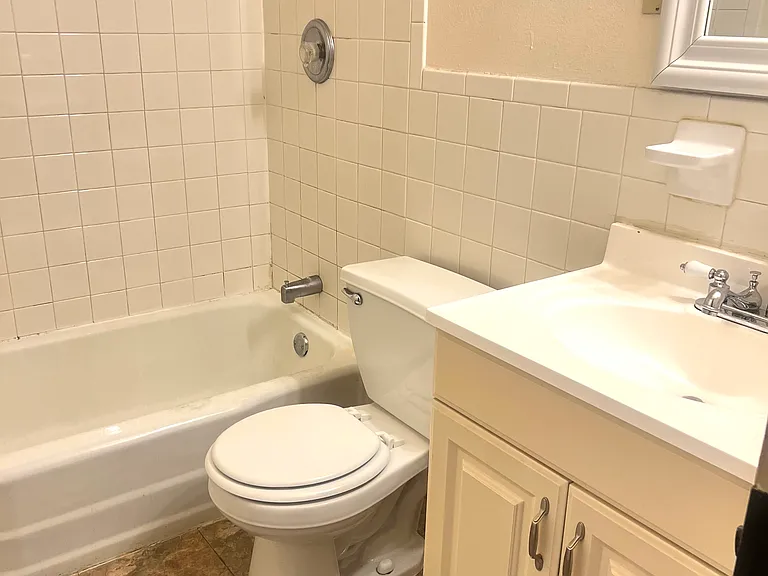 Clydesdale Apartments — Photo 21