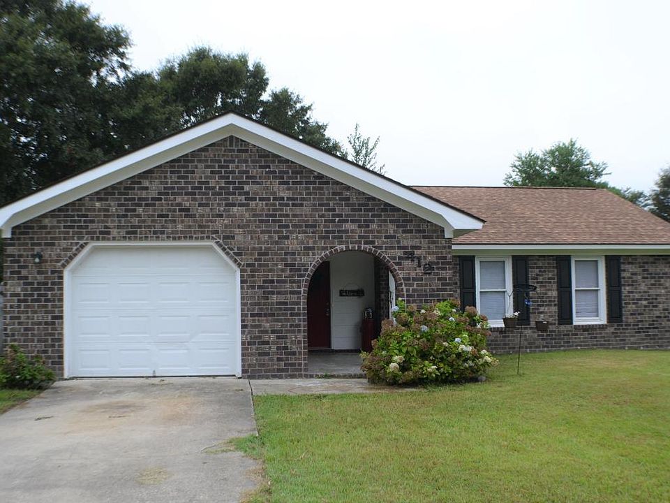 1st image of 412 Indian Dr