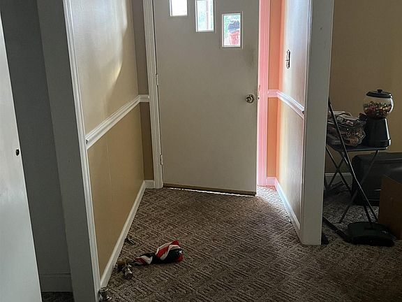 5th image of 807 Wright St