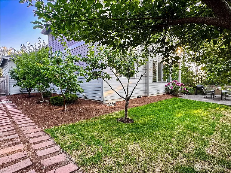 1939 213th Ct SE — Photo 34