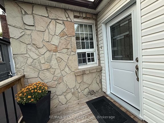 4th image of 76 Laburnham Ave