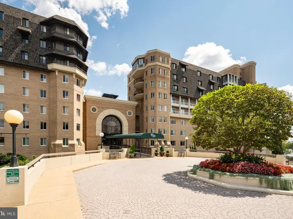 1250 S Washington St Unit 416, Alexandria, VA 22314