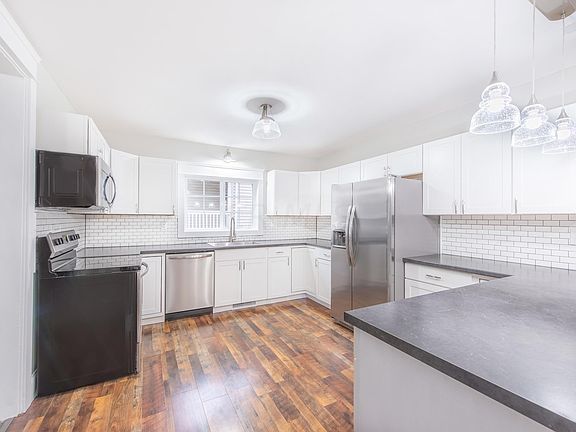 4th image of 604 N Gay St