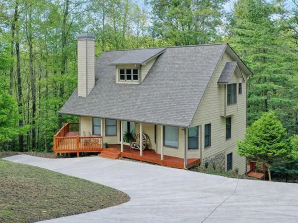 143 Hidden Lake Cir, Ellijay, GA 30536