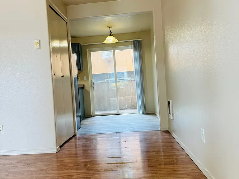 4556 NE 119th Ave #10 — Photo 4