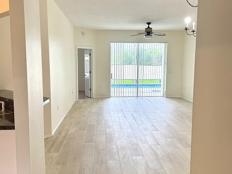 940 Springwood Cir — Photo 7