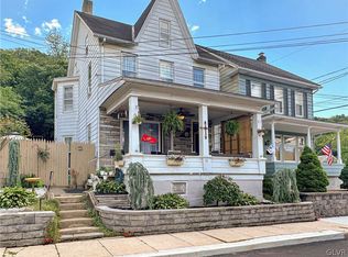 215 E South St, Slatington, PA 18080