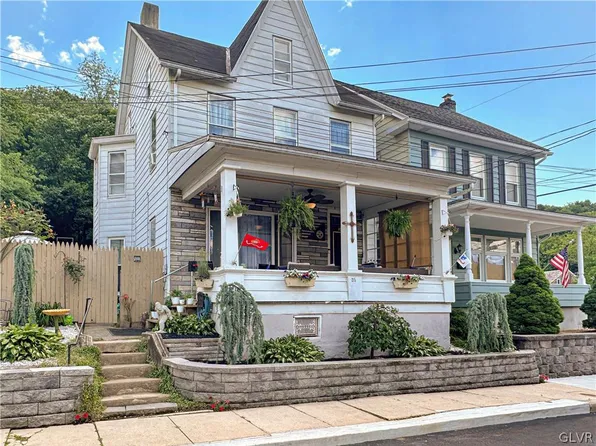 215 E South St, Slatington, PA 18080