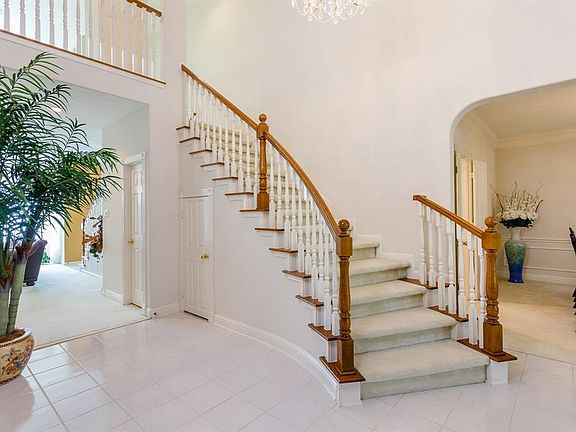 3rd image of 4415 Greystone Way
