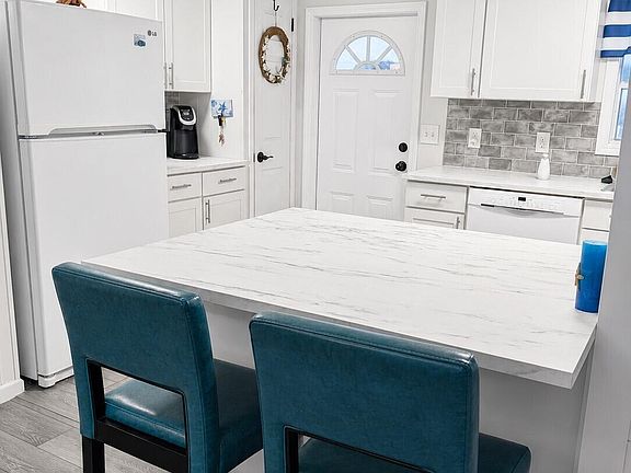 5th image of 520 Seagull Dr