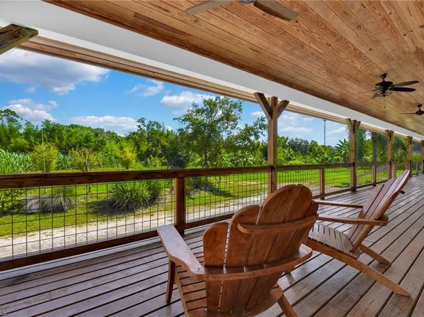 828 Sanctuary Rd, Naples, FL 34120