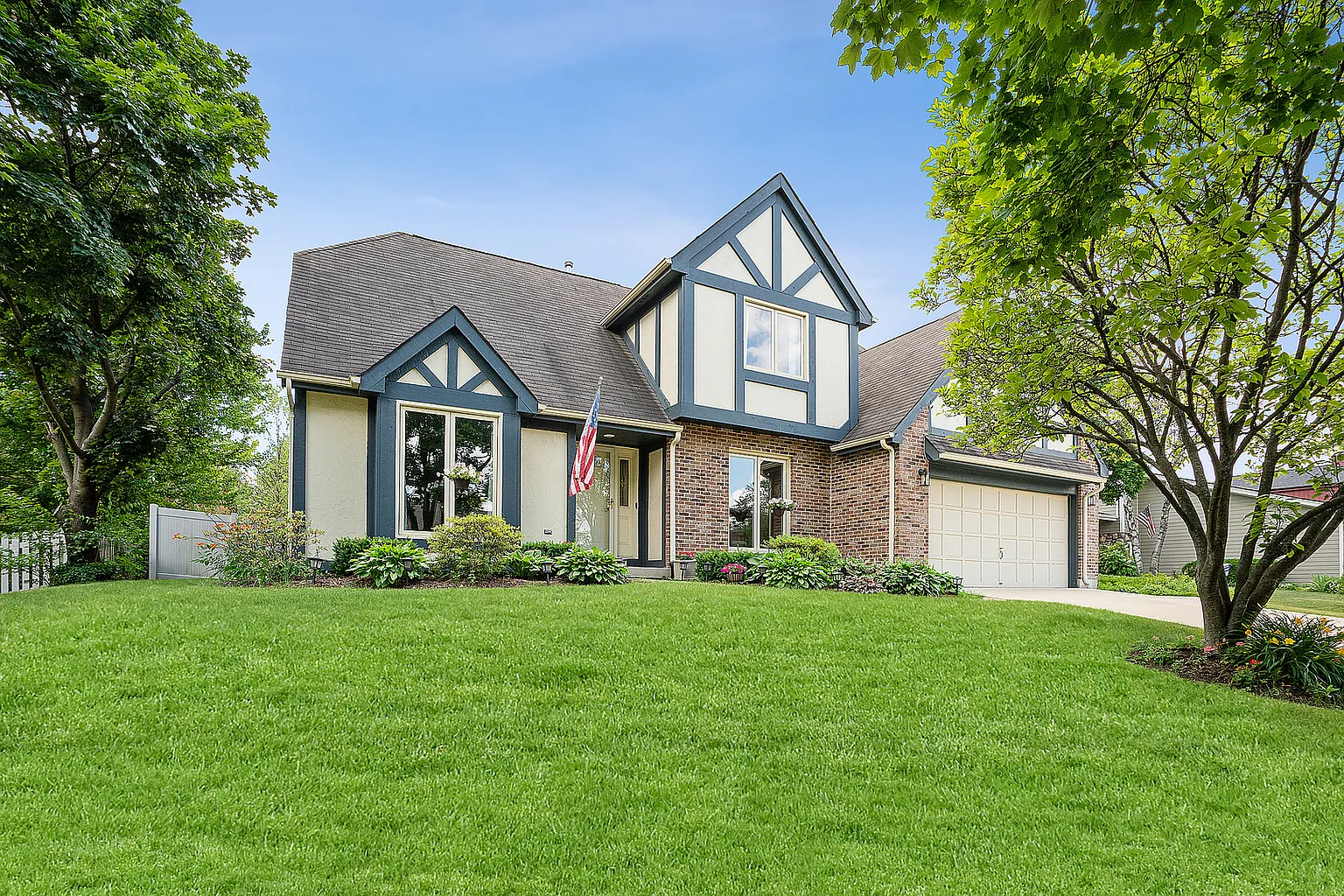 2723 Vernon Ct photo 1