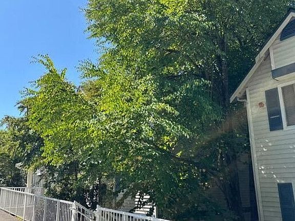 3rd image of 949 Aberdeen Ave NE APT E117