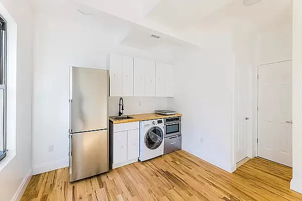 512 W 171st St #2C — Photo 2