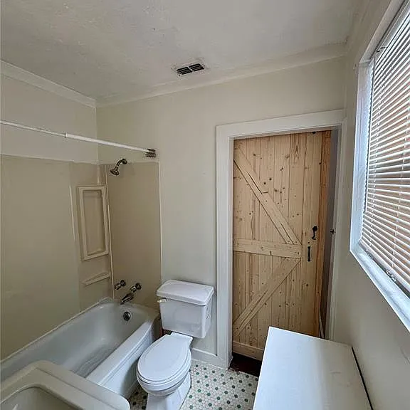 1219 Lake Highland Dr — Photo 15