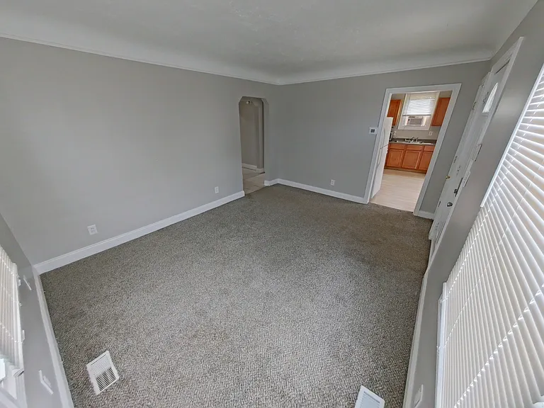 28218 Maple St — Photo 2