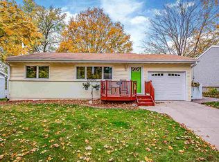 1105 Carver St, Iowa City, IA 52240